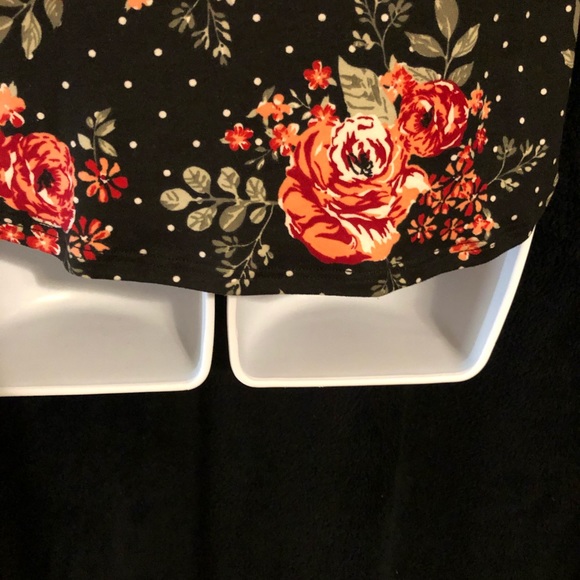 Ladies size medium top - Picture 12 of 13